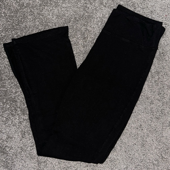 High-Waisted Split Hem Leggings - Picture 2 of 3